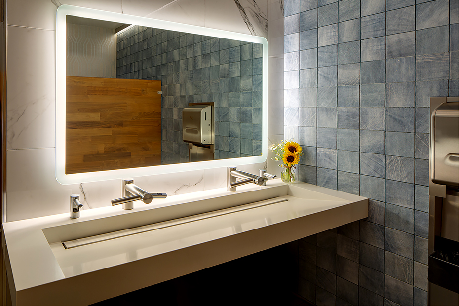 Poseidon, Del Mar, CA - Poseidon-restroom